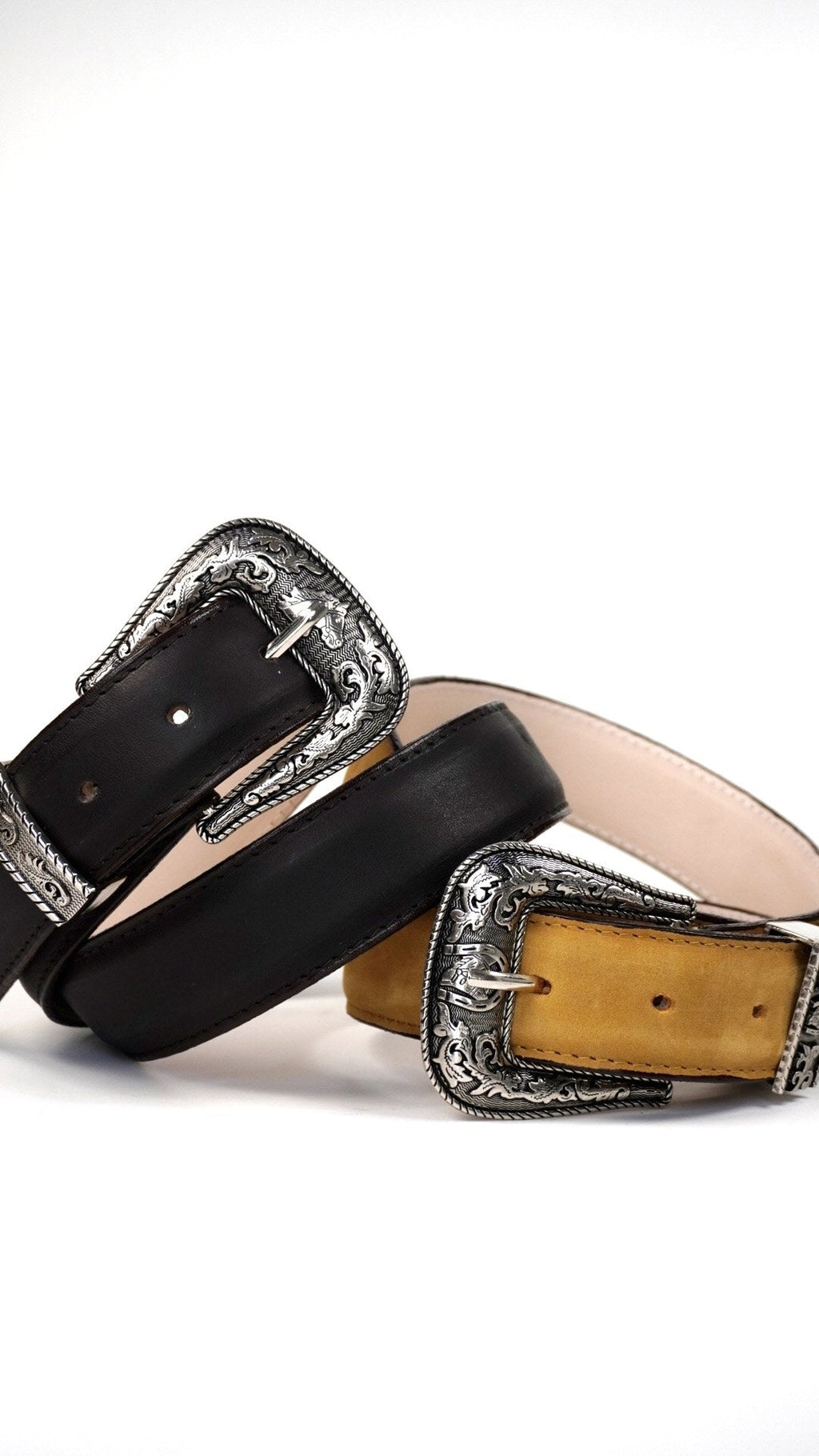 Cintos Buckle Up en piel negra y miel